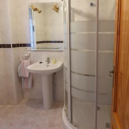 Casa Familiar La Lunara *