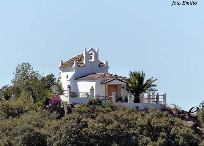 Casa Familiar La Lunara *